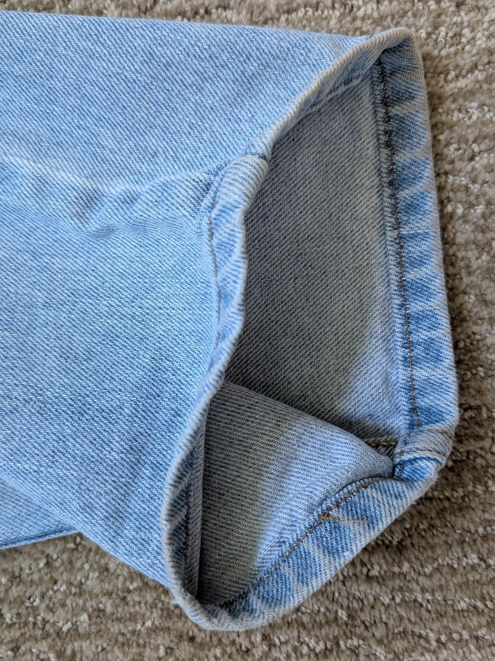 Levi's 550 Light Blue Relaxed Fit 36x30